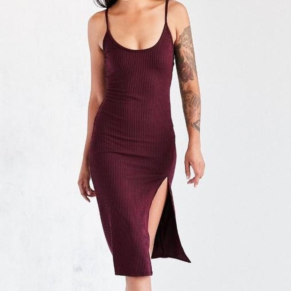 Silence + Noise Burgundy Ribbed Midi Dress Spaghetti Strap Side Slit Size M